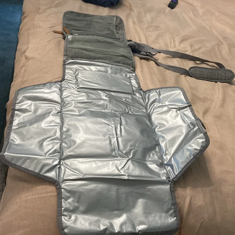 Portable diaper bag/changing pad